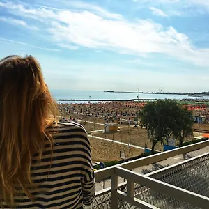Tritone 3*, Rimini Italia